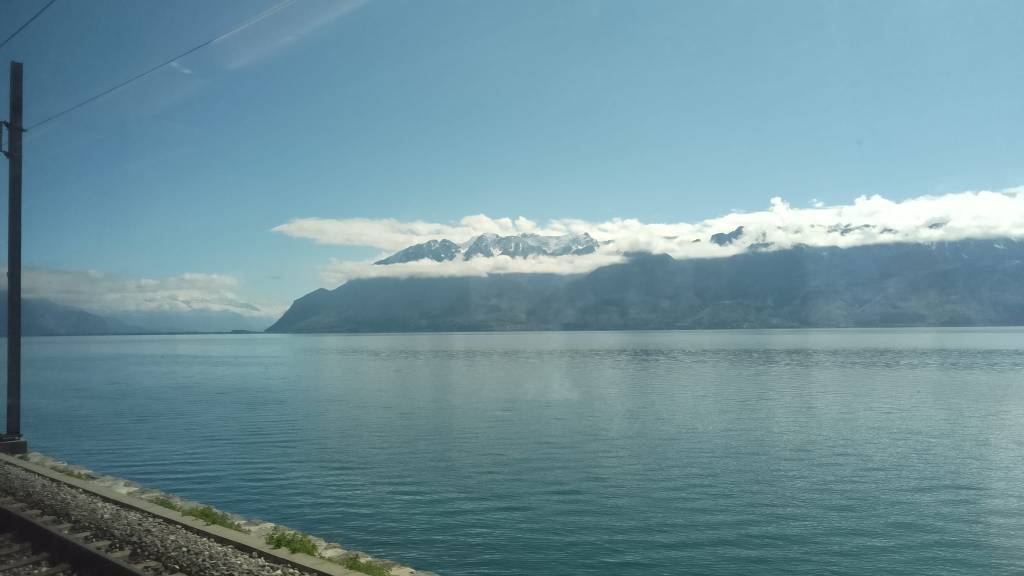 Photo of a lake and mountains.